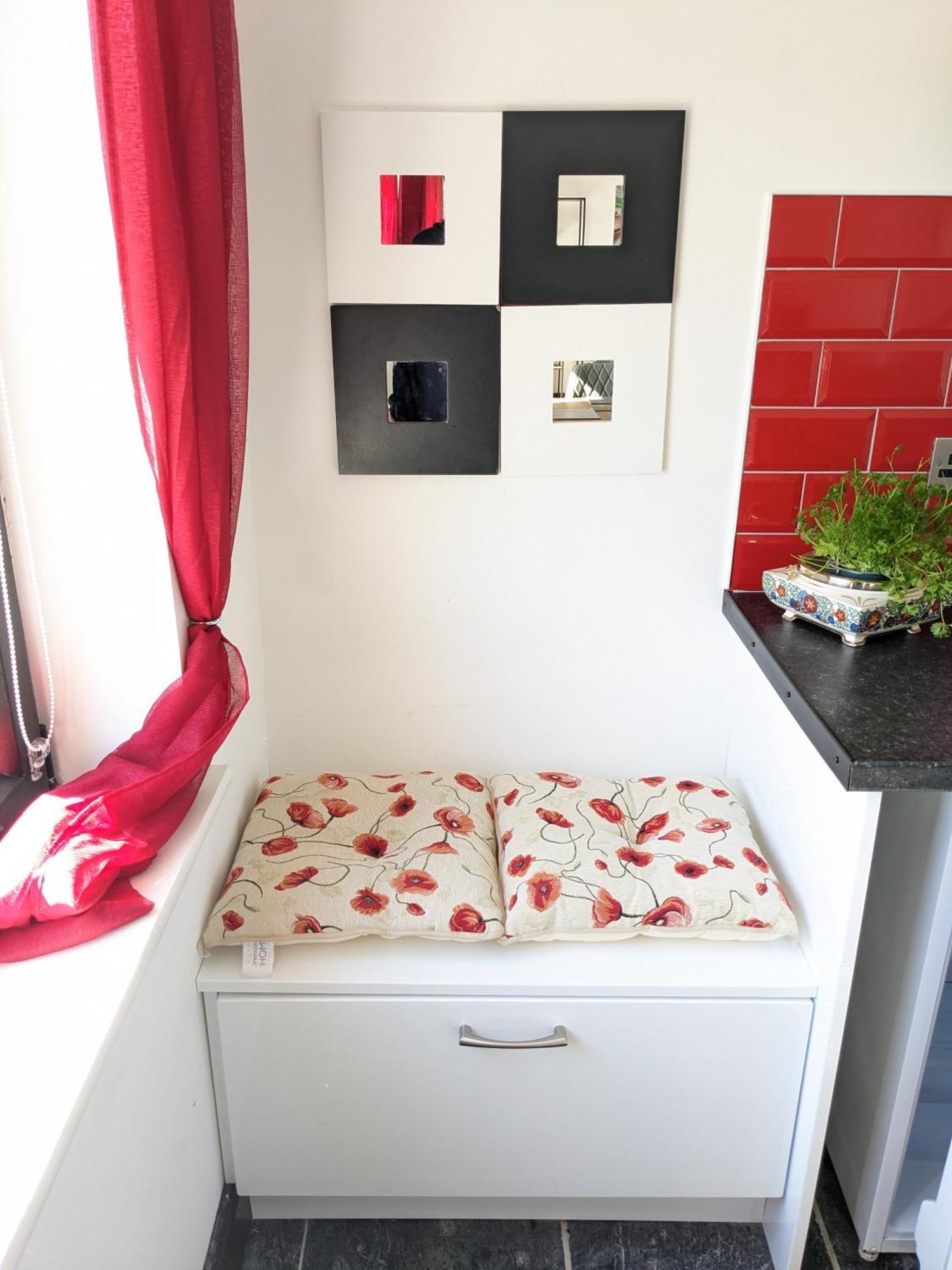 Shore Cottage - Cosy Comfort At The Sea Knights Town Buitenkant foto