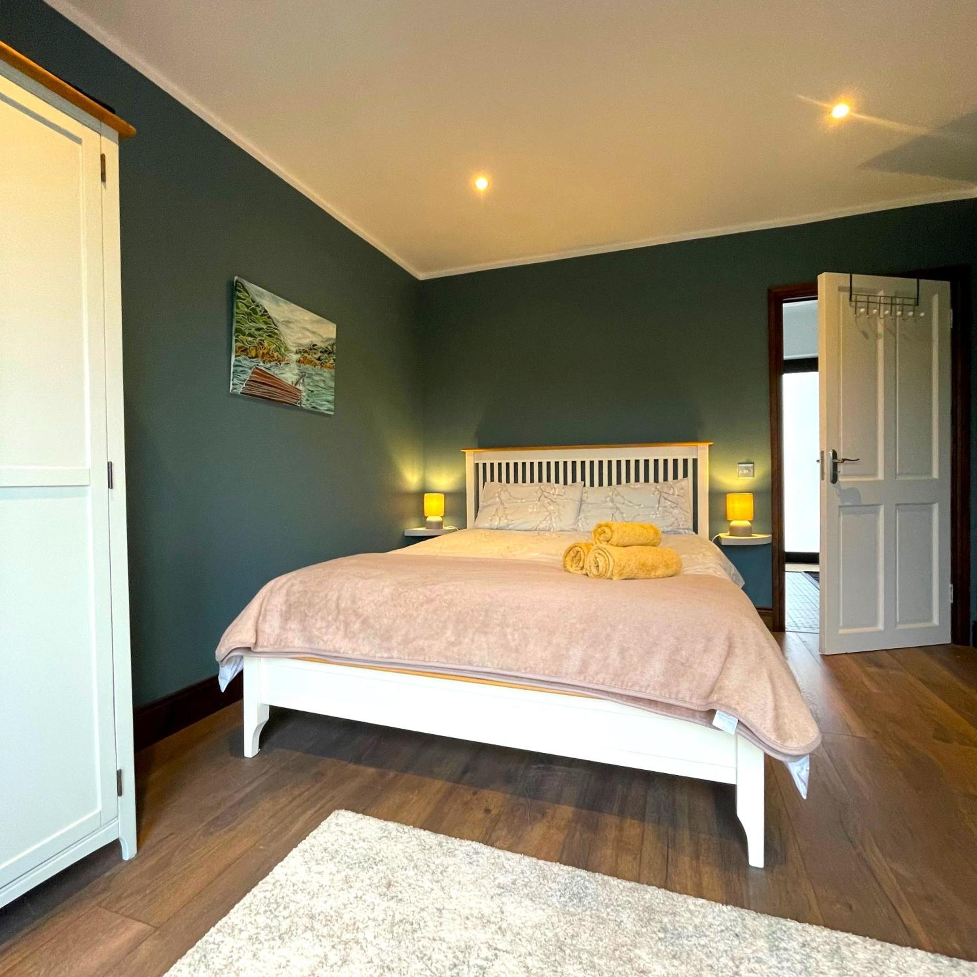 Shore Cottage - Cosy Comfort At The Sea Knights Town Buitenkant foto
